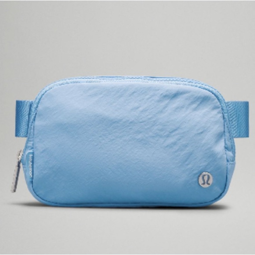 Lululemon everywhere belt bag large color aero blue new without tag